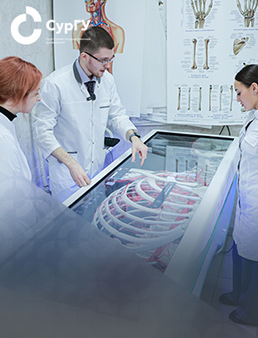 В СурГУ поступил интерактивный анатомический стол «Пирогов»